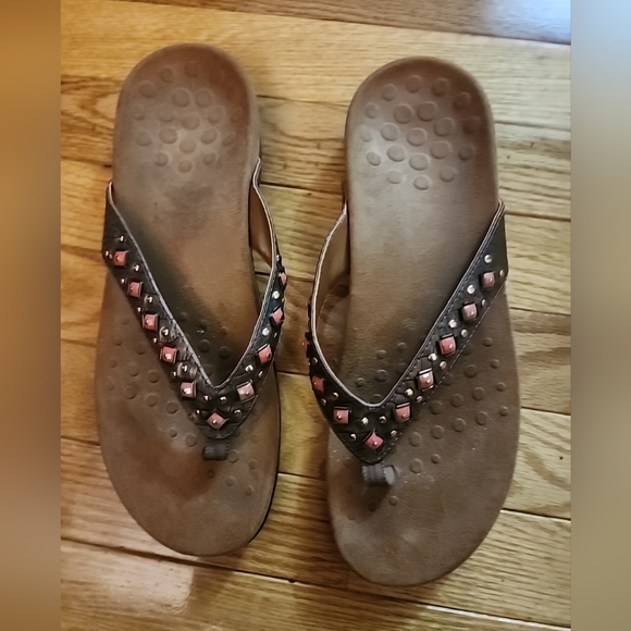 Vionic Florianna Thong Sandals - Picture 1 of 5